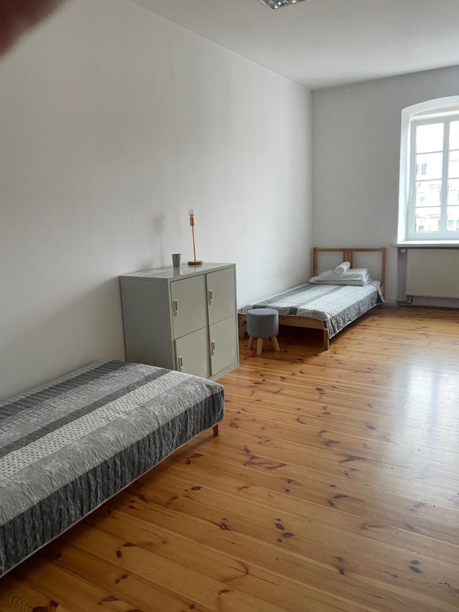 42-200 Hostel Ченстохова Экстерьер фото