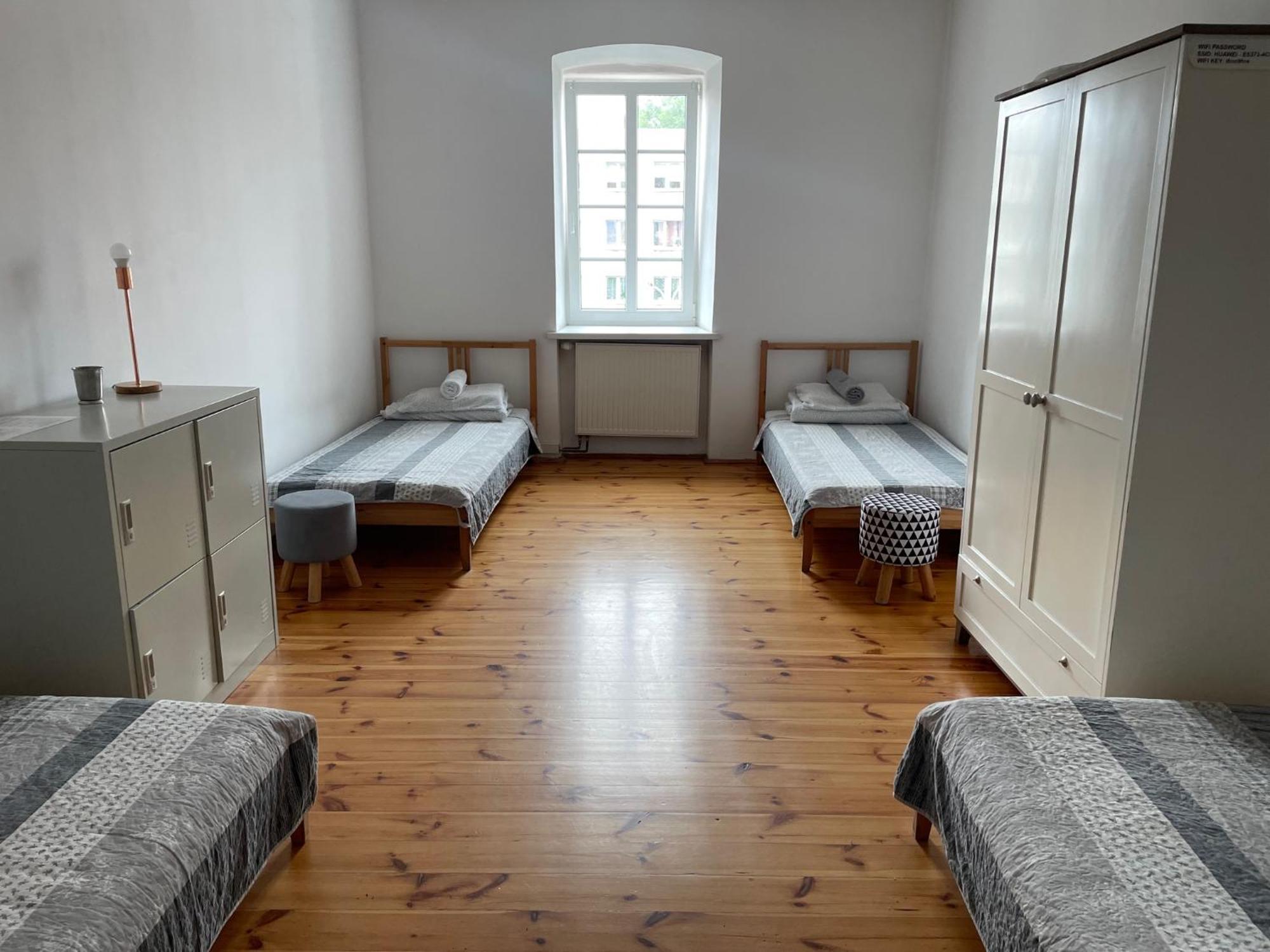 42-200 Hostel Ченстохова Экстерьер фото